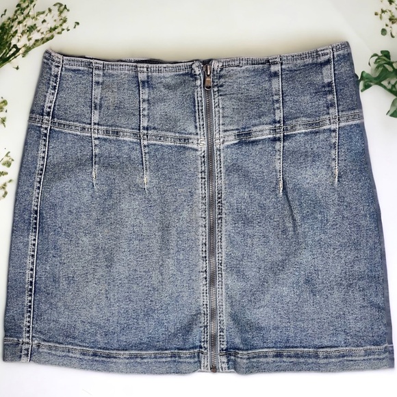 We The Free | Free People Denim Indigo Blue Virgo Mini Skirt Size 30 - Picture 2 of 13